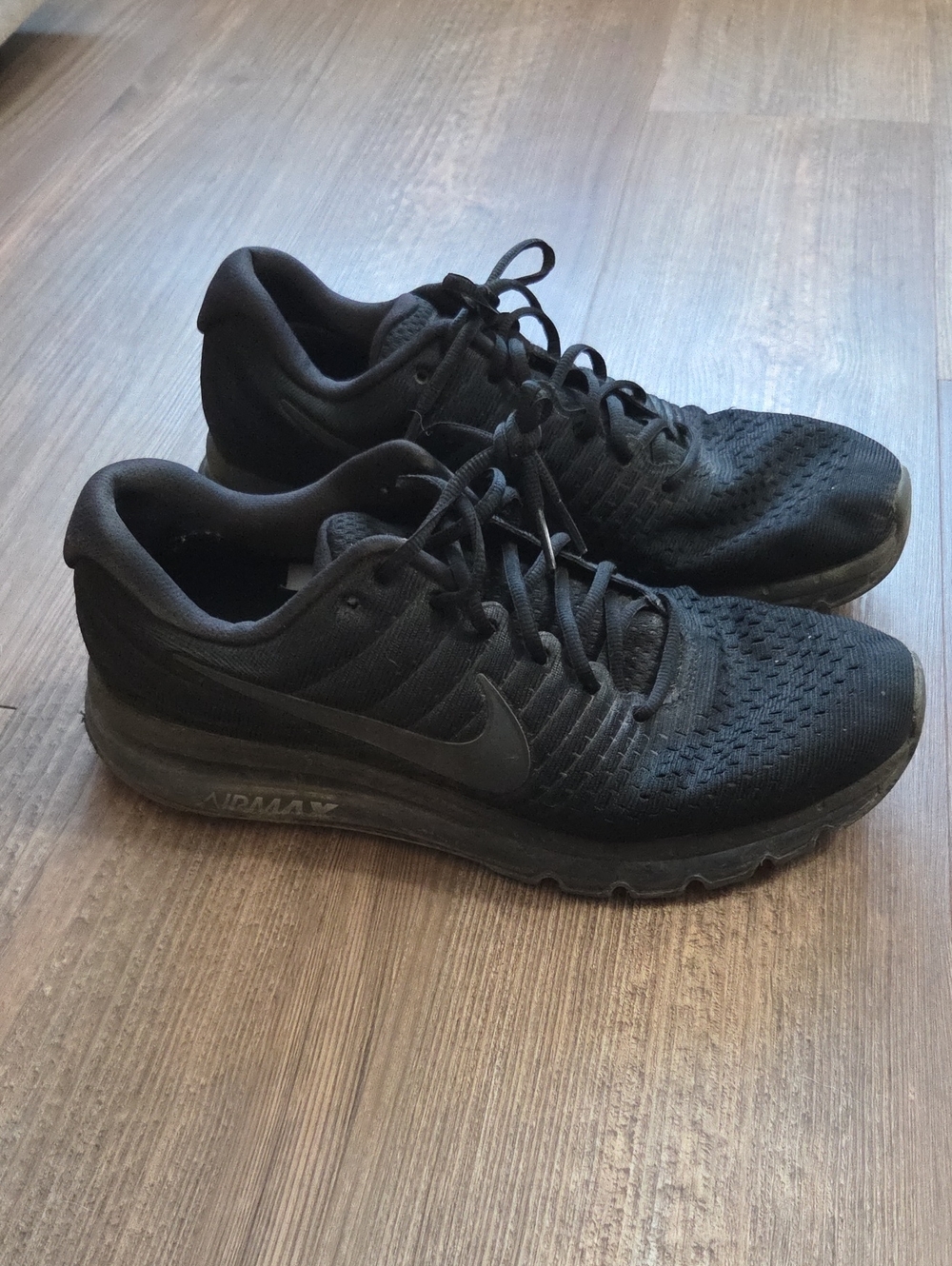 Nike Air Max Men’s Black Running Shoes